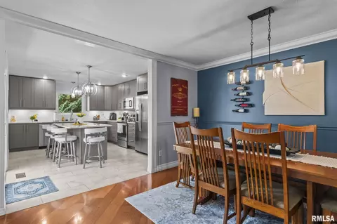 Dining - 2201 W Washington St, Springfield, IL 62702 photo 5 of 5