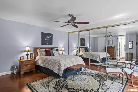 Bedroom - 2201 W Washington St, Springfield, IL 62702 photo 1 of 4