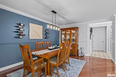 Dining - 2201 W Washington St, Springfield, IL 62702 photo 1 of 5