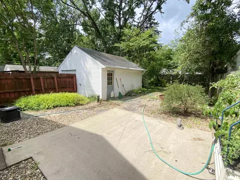 Exterior - 525 S Feldkamp Ave, Springfield, IL 62704 photo 4 of 7