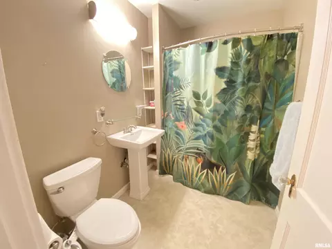 Bath - 525 S Feldkamp Ave, Springfield, IL 62704 photo 1 of 1