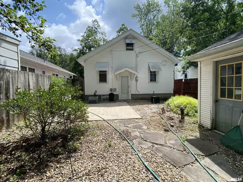 Exterior - 525 S Feldkamp Ave, Springfield, IL 62704 photo 5 of 7