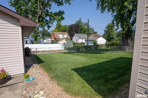 Exterior - 1919 Marland St, Springfield, IL 62702 photo 5 of 5