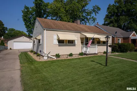 Exterior - 1919 Marland St, Springfield, IL 62702 photo 2 of 5