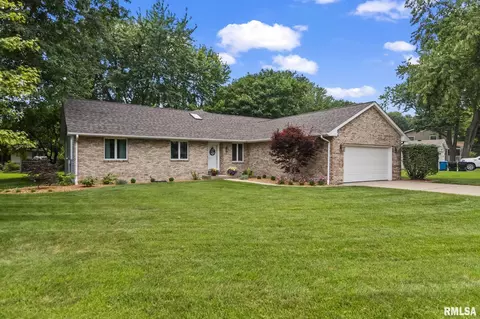 Exterior - 2241 W Road Dr, Springfield, IL 62711 photo 2 of 6