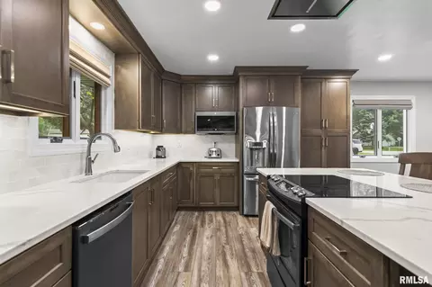 Kitchen - 2241 W Road Dr, Springfield, IL 62711 photo 3 of 5