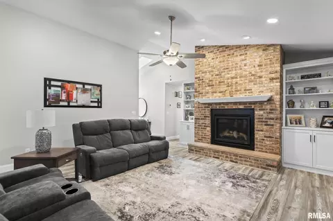 Other - 2241 W Road Dr, Springfield, IL 62711 photo 4 of 8