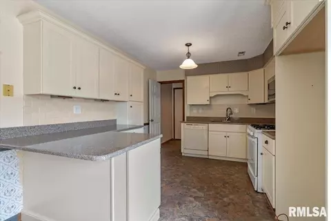Kitchen - 120 Agustus Ln, Springfield, IL 62703 photo 1 of 3