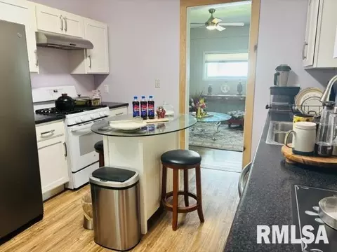 Kitchen - 1608 S Pasfield St, Springfield, IL 62704 photo 1 of 3