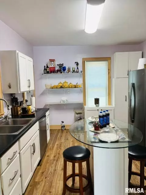 Kitchen - 1608 S Pasfield St, Springfield, IL 62704 photo 3 of 3