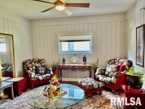 Living - 1608 S Pasfield St, Springfield, IL 62704 photo 2 of 2