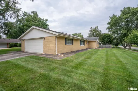 Exterior - 2430 Westchester Blvd, Springfield, IL 62704 photo 2 of 6