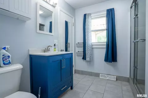 Bath - 2430 Westchester Blvd, Springfield, IL 62704 photo 1 of 2
