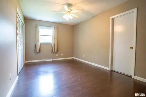 Bedroom - 2430 Westchester Blvd, Springfield, IL 62704 photo 3 of 3