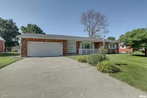 Exterior - 3936 Pine Tree Rd, Quincy, IL 62305 photo 2 of 7
