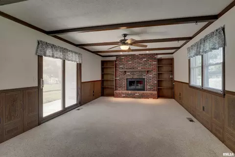 Living - 3936 Pine Tree Rd, Quincy, IL 62305 photo 5 of 5