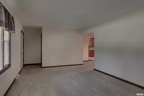 Living - 3936 Pine Tree Rd, Quincy, IL 62305 photo 3 of 5