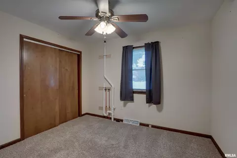 Bedroom - 3936 Pine Tree Rd, Quincy, IL 62305 photo 3 of 3