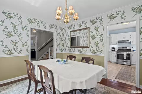 Dining - 721 Williams Blvd, Springfield, IL 62704 photo 3 of 6