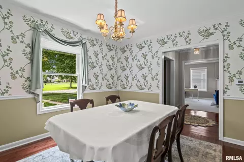 Dining - 721 Williams Blvd, Springfield, IL 62704 photo 2 of 6