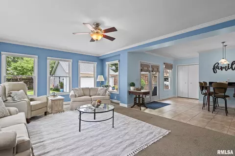 Living - 721 Williams Blvd, Springfield, IL 62704 photo 2 of 4