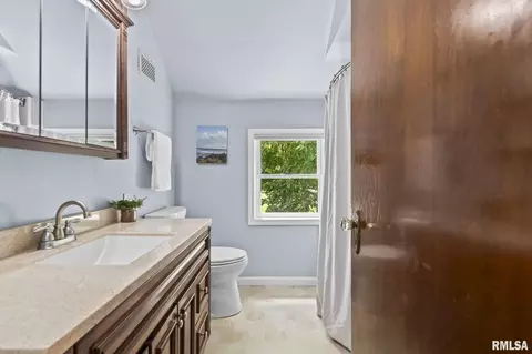 Bath - 721 Williams Blvd, Springfield, IL 62704 photo 5 of 5