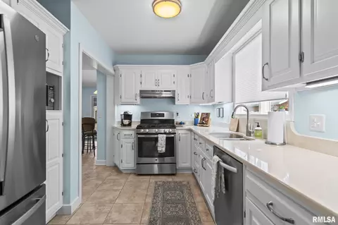 Kitchen - 721 Williams Blvd, Springfield, IL 62704 photo 1 of 3