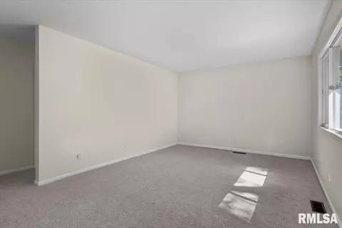 Living - 1621 Fairmont Dr, Springfield, IL 62702 photo 1 of 3