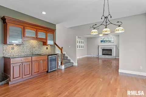 Living - 324 Keystone Dr, Chatham, IL 62629 photo 6 of 9