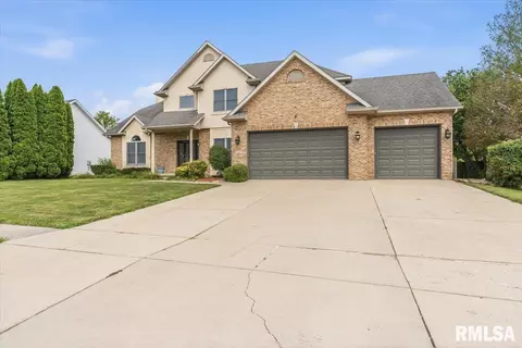 Exterior - 324 Keystone Dr, Chatham, IL 62629 photo 4 of 11