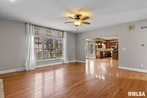 Living - 324 Keystone Dr, Chatham, IL 62629 photo 5 of 9