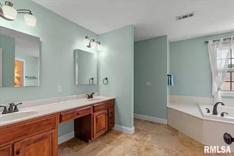 Bath - 324 Keystone Dr, Chatham, IL 62629 photo 2 of 6