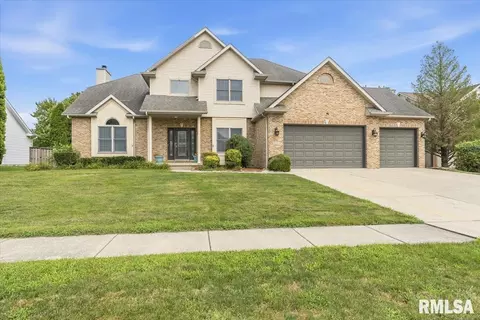 Exterior - 324 Keystone Dr, Chatham, IL 62629 photo 2 of 11