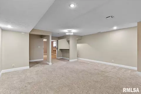 Living - 324 Keystone Dr, Chatham, IL 62629 photo 9 of 9