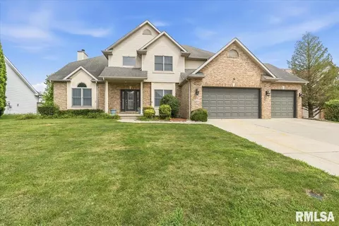 Exterior - 324 Keystone Dr, Chatham, IL 62629 photo 3 of 11