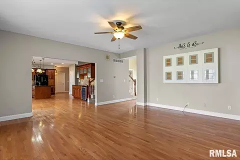 Living - 324 Keystone Dr, Chatham, IL 62629 photo 4 of 9