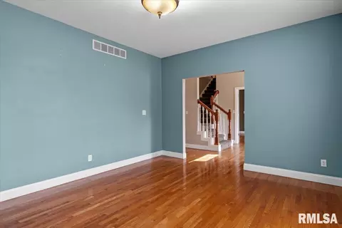 Living - 324 Keystone Dr, Chatham, IL 62629 photo 1 of 9