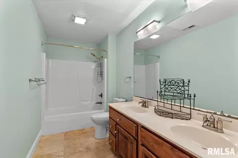 Bath - 324 Keystone Dr, Chatham, IL 62629 photo 5 of 6