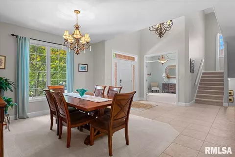 Dining - 1904 Grist Mill Dr, Springfield, IL 62711 photo 2 of 5