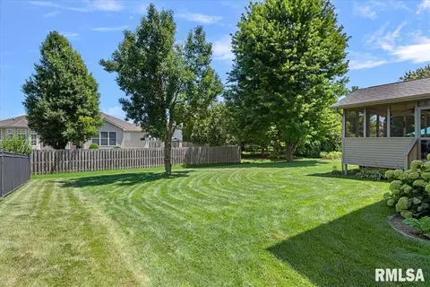 Exterior - 1904 Grist Mill Dr, Springfield, IL 62711 photo 5 of 7