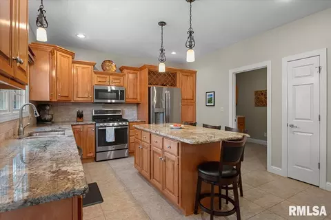Kitchen - 1904 Grist Mill Dr, Springfield, IL 62711 photo 1 of 3