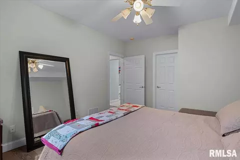 Bedroom - 1904 Grist Mill Dr, Springfield, IL 62711 photo 9 of 9