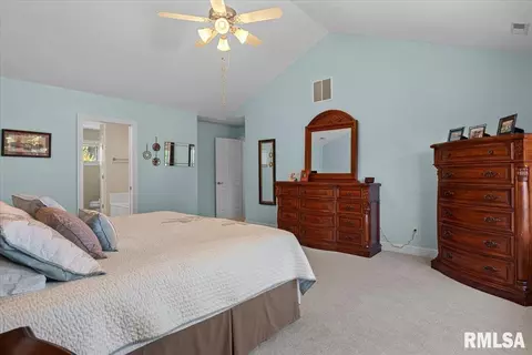 Bedroom - 1904 Grist Mill Dr, Springfield, IL 62711 photo 7 of 9