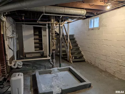 Other - 159 W Locust St, Canton, IL 61520 photo 8 of 14