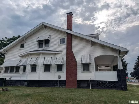 Exterior - 159 W Locust St, Canton, IL 61520 photo 2 of 2