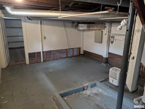 Other - 159 W Locust St, Canton, IL 61520 photo 9 of 14