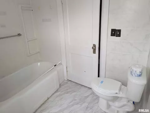 Bath - 159 W Locust St, Canton, IL 61520 photo 1 of 3