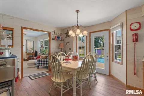 Dining - 1405 Hosta St, Springfield, IL 62712 photo 3 of 3
