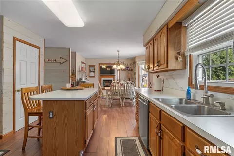 Kitchen - 1405 Hosta St, Springfield, IL 62712 photo 4 of 4