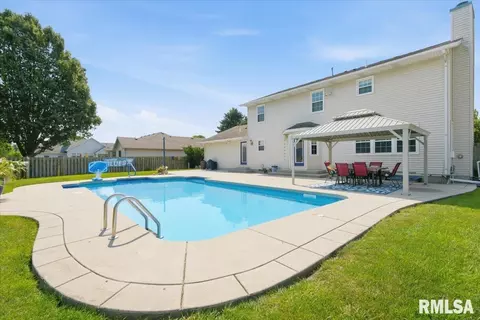 Exterior - 1405 Hosta St, Springfield, IL 62712 photo 7 of 8